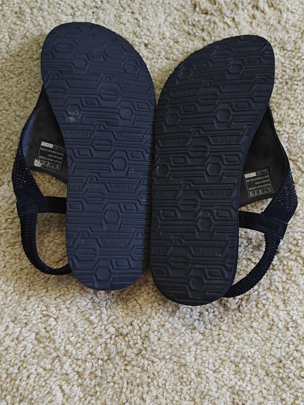 Skechers Black Embellished Yoga Foam Thong Sandals Size 10 - Picture 5 of 5